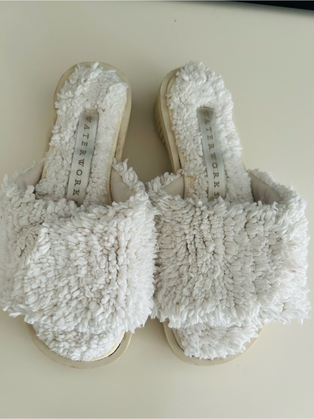 Waterworks Plush White Slide Slippers S